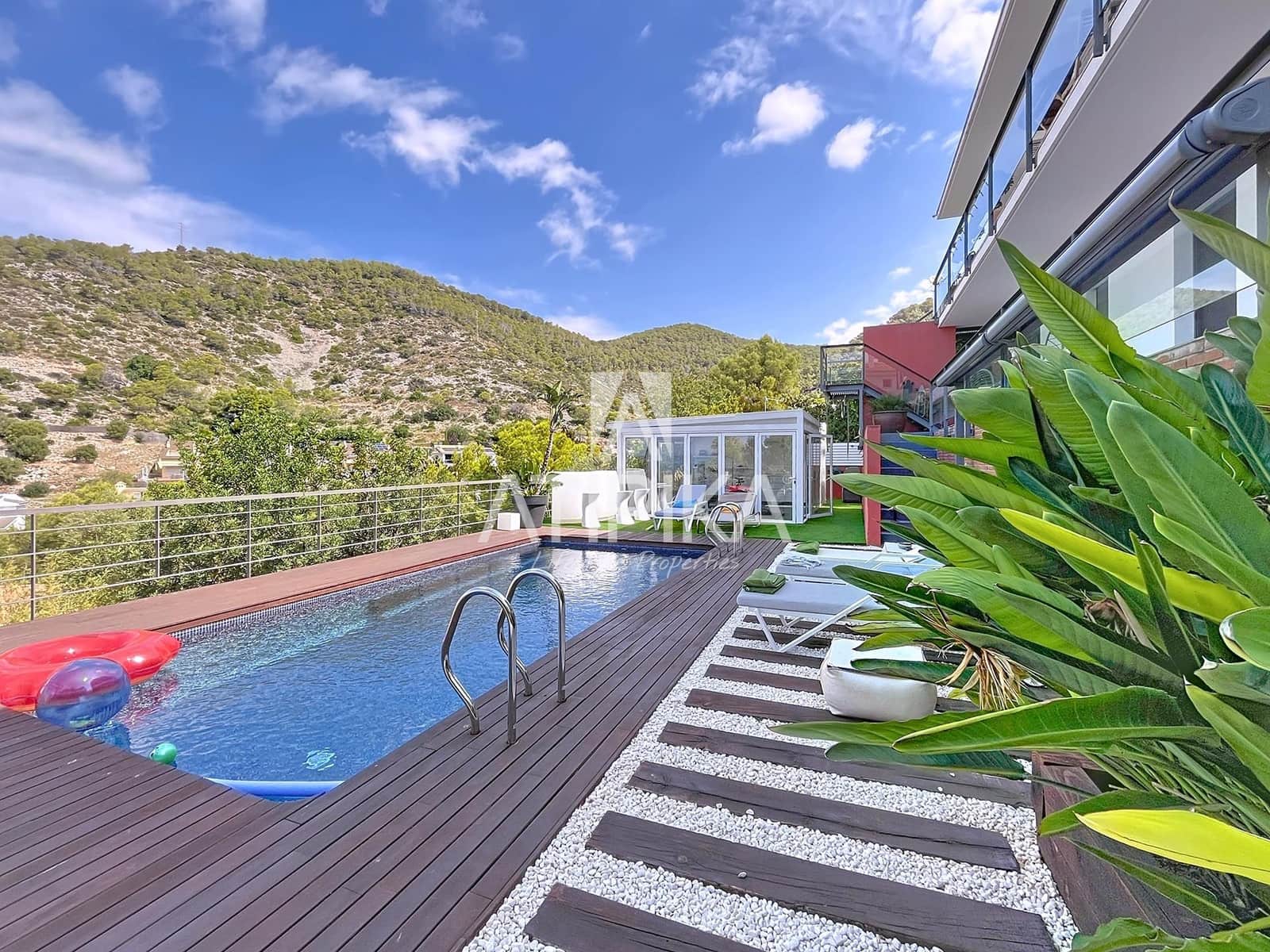6 soveværelse Villa til salg i Sitges med swimmingpool - € 1.850.000 (Ref: 9197445)