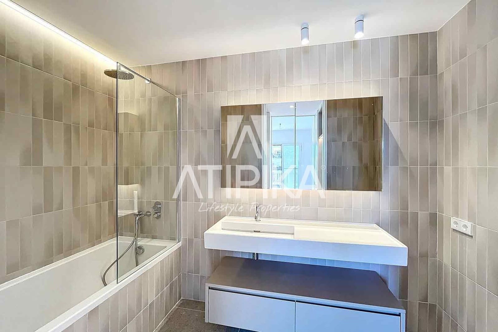 1 bedroom Apartment for sale in Barcelona city - € 840,000 (Ref: 9202133)