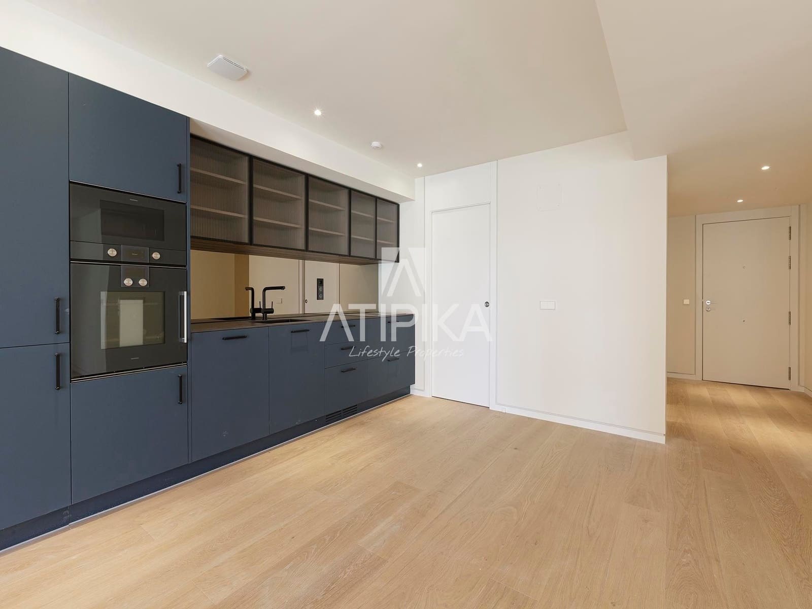 3 bedroom Apartment for sale in Barcelona city with pool - € 2,520,000 (Ref: 9216969)