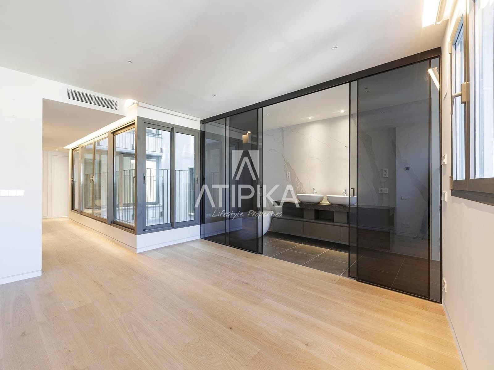3 bedroom Apartment for sale in Barcelona city with pool - € 2,520,000 (Ref: 9216969)