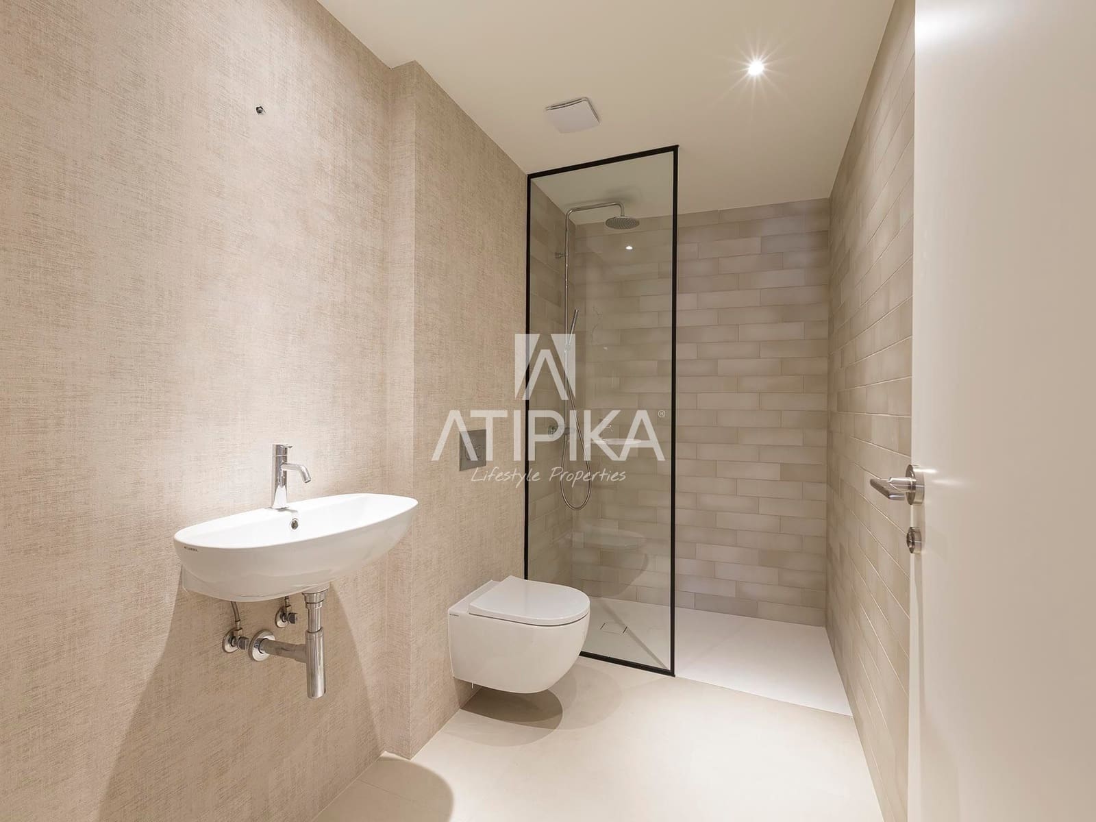 3 bedroom Apartment for sale in Barcelona city with pool - € 2,520,000 (Ref: 9216969)