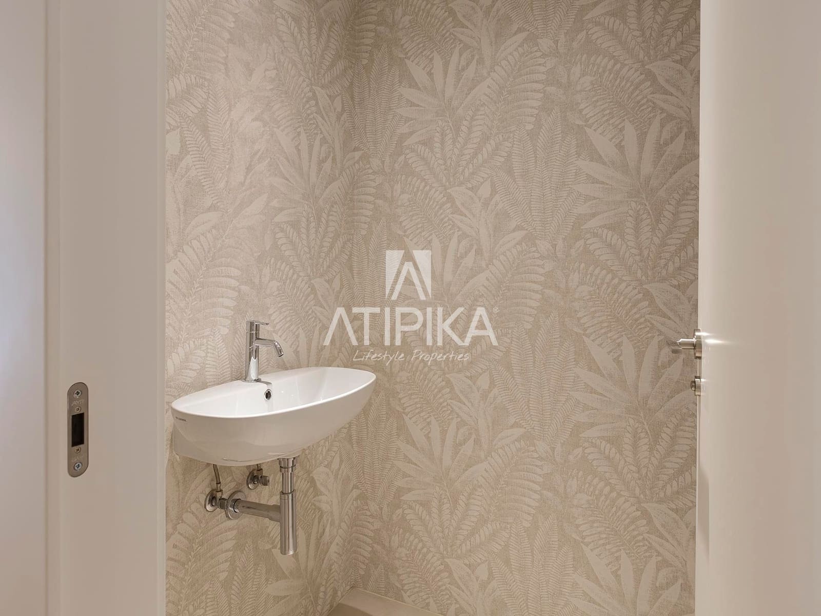 3 bedroom Apartment for sale in Barcelona city with pool - € 2,520,000 (Ref: 9216969)