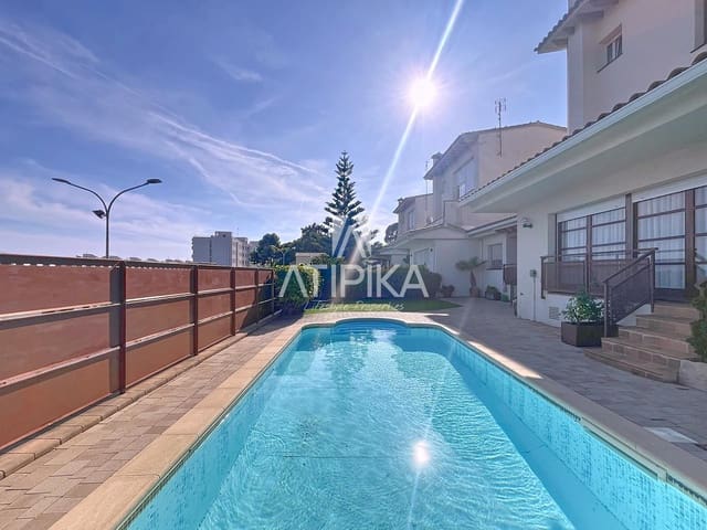 7 sypialnia Willa na sprzedaż w Sant Andreu de Llavaneres z basenem - 870 000 € (Ref: 9216972)