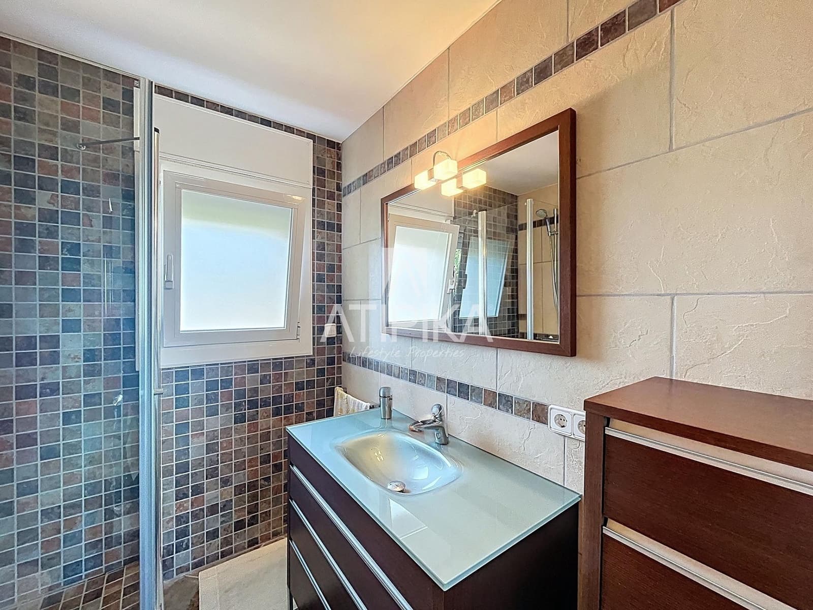 7 soverom Villa til salgs i Sant Andreu de Llavaneres med svømmebasseng - € 870 000 (Ref: 9216972)