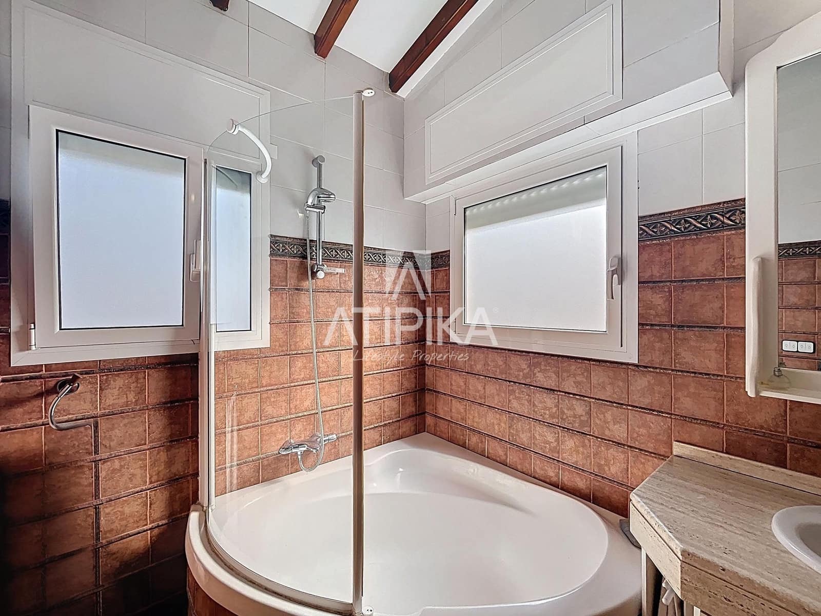 7 soverom Villa til salgs i Sant Andreu de Llavaneres med svømmebasseng - € 870 000 (Ref: 9216972)