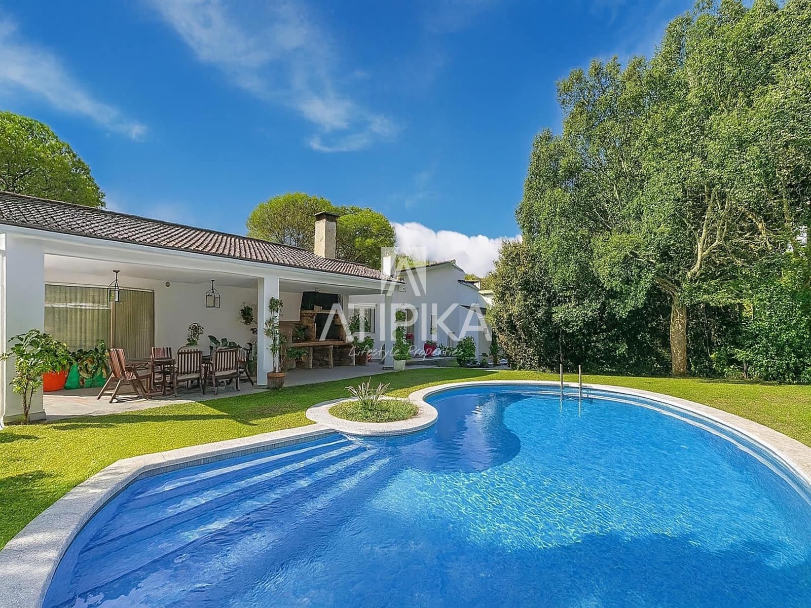 4 bedroom Villa for sale in Dosrius with pool - € 690,000 (Ref: 9235942)