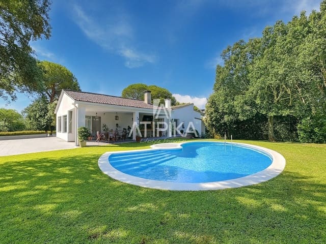 4 bedroom Villa for sale in Dosrius with pool - € 690,000 (Ref: 9235942)