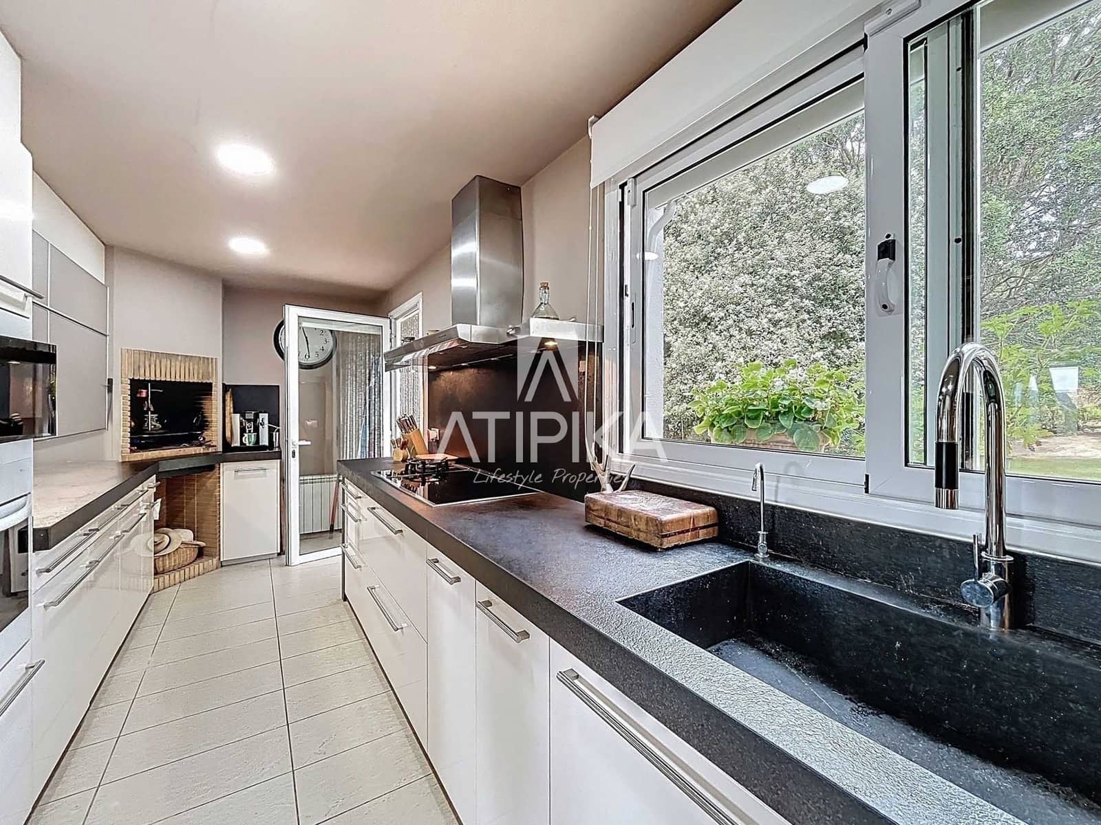 4 bedroom Villa for sale in Dosrius with pool - € 690,000 (Ref: 9235942)