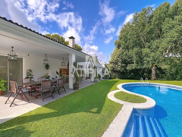 4 bedroom Villa for sale in Dosrius with pool - € 690,000 (Ref: 9235942)