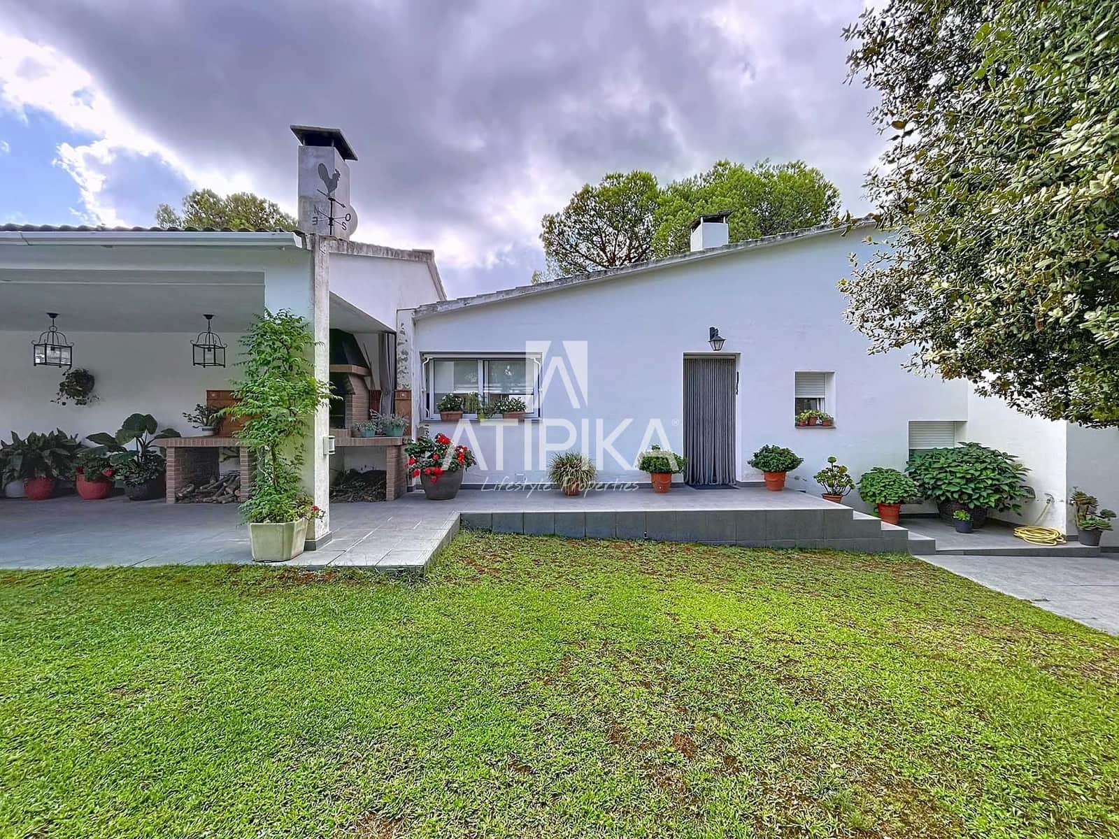 4 bedroom Villa for sale in Dosrius with pool - € 690,000 (Ref: 9235942)