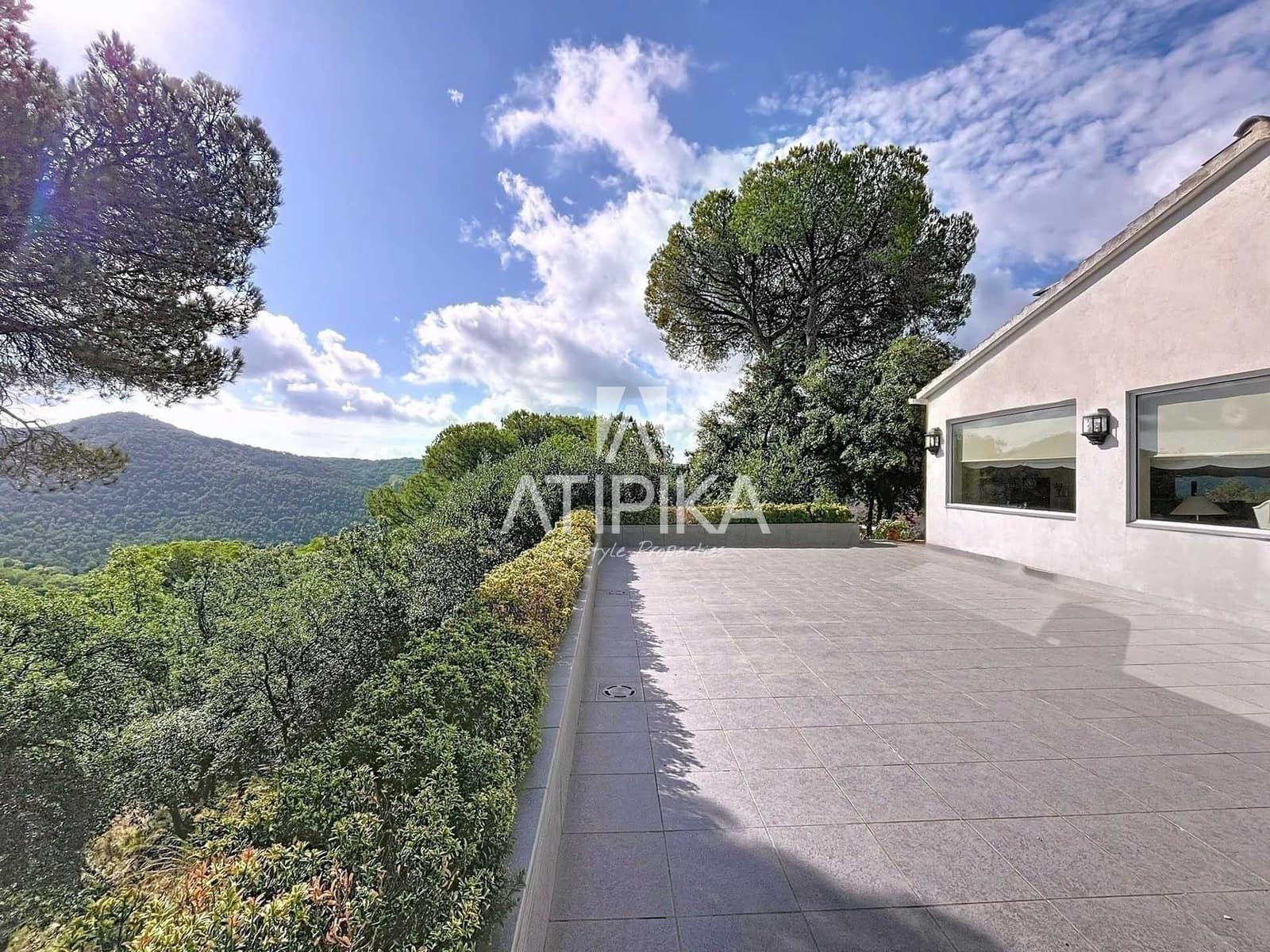 4 bedroom Villa for sale in Dosrius with pool - € 690,000 (Ref: 9235942)