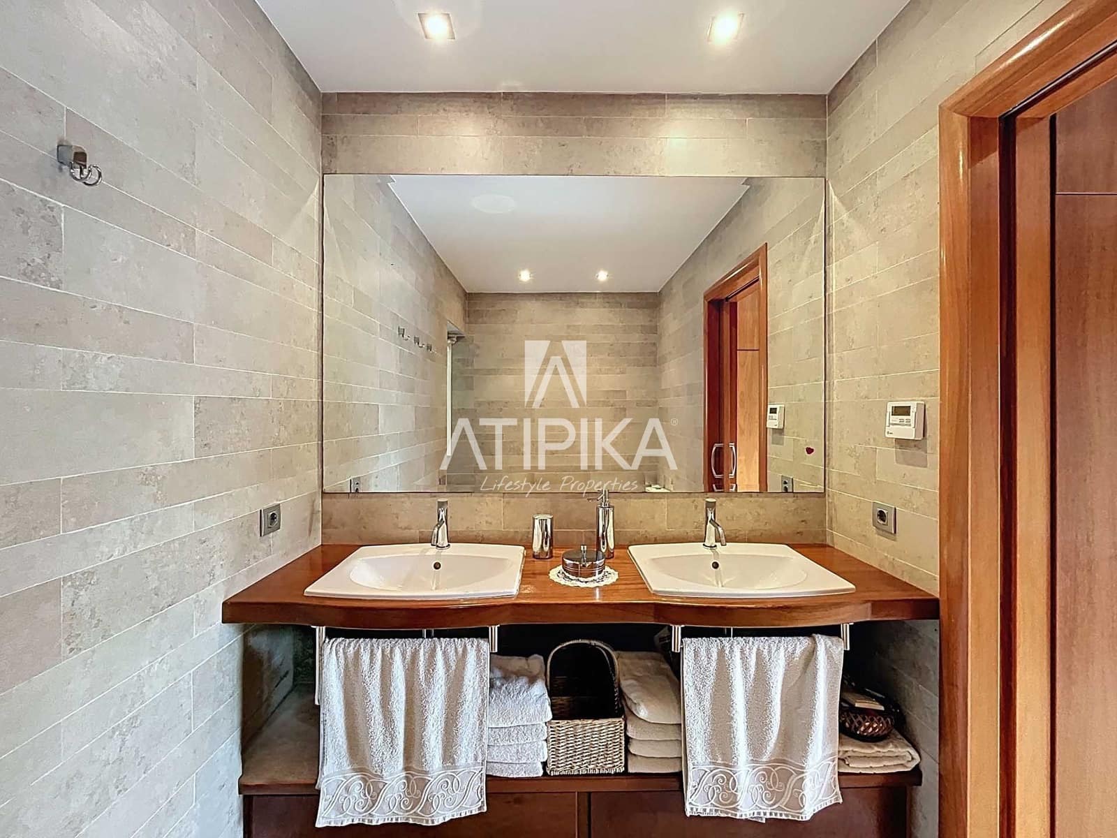 4 bedroom Villa for sale in Dosrius with pool - € 690,000 (Ref: 9235942)