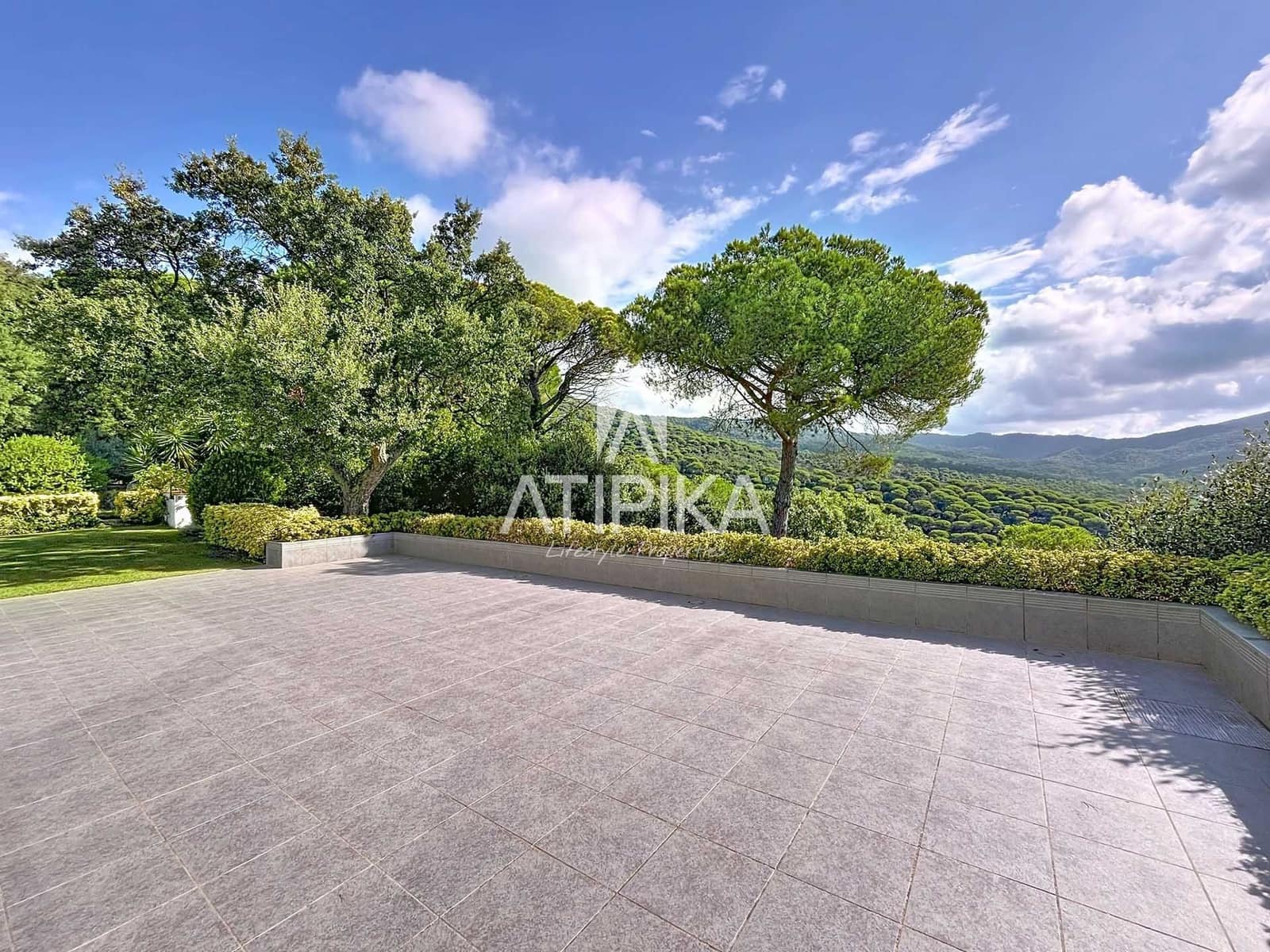 4 bedroom Villa for sale in Dosrius with pool - € 690,000 (Ref: 9235942)