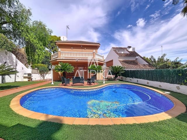 4 soverom Villa til leie i Castelldefels med svømmebasseng - € 4 000 (Ref: 9235944)