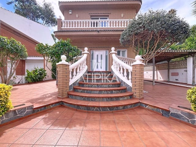 4 soverom Villa til leie i Castelldefels med svømmebasseng - € 4 000 (Ref: 9235944)