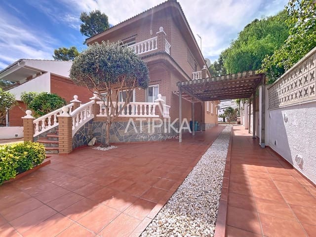 4 soverom Villa til leie i Castelldefels med svømmebasseng - € 4 000 (Ref: 9235944)