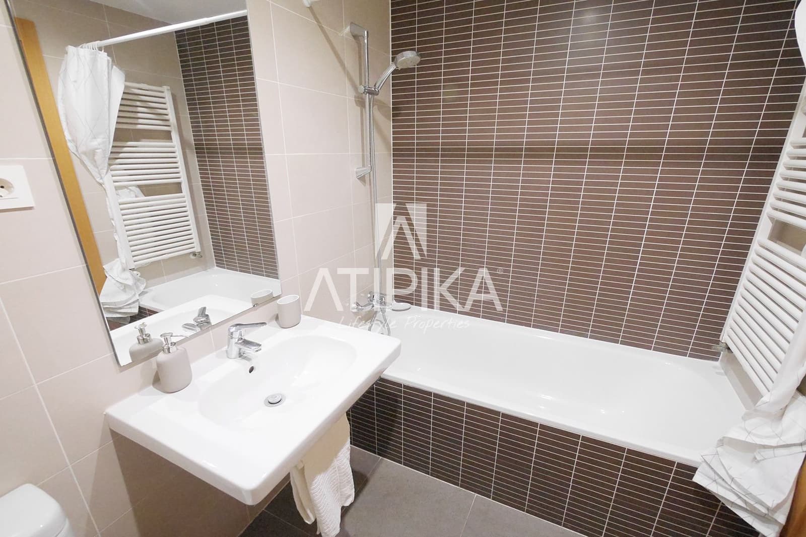 3 soveværelse Lejlighed til salg i L'Hospitalet de Llobregat - € 489.000 (Ref: 9242611)