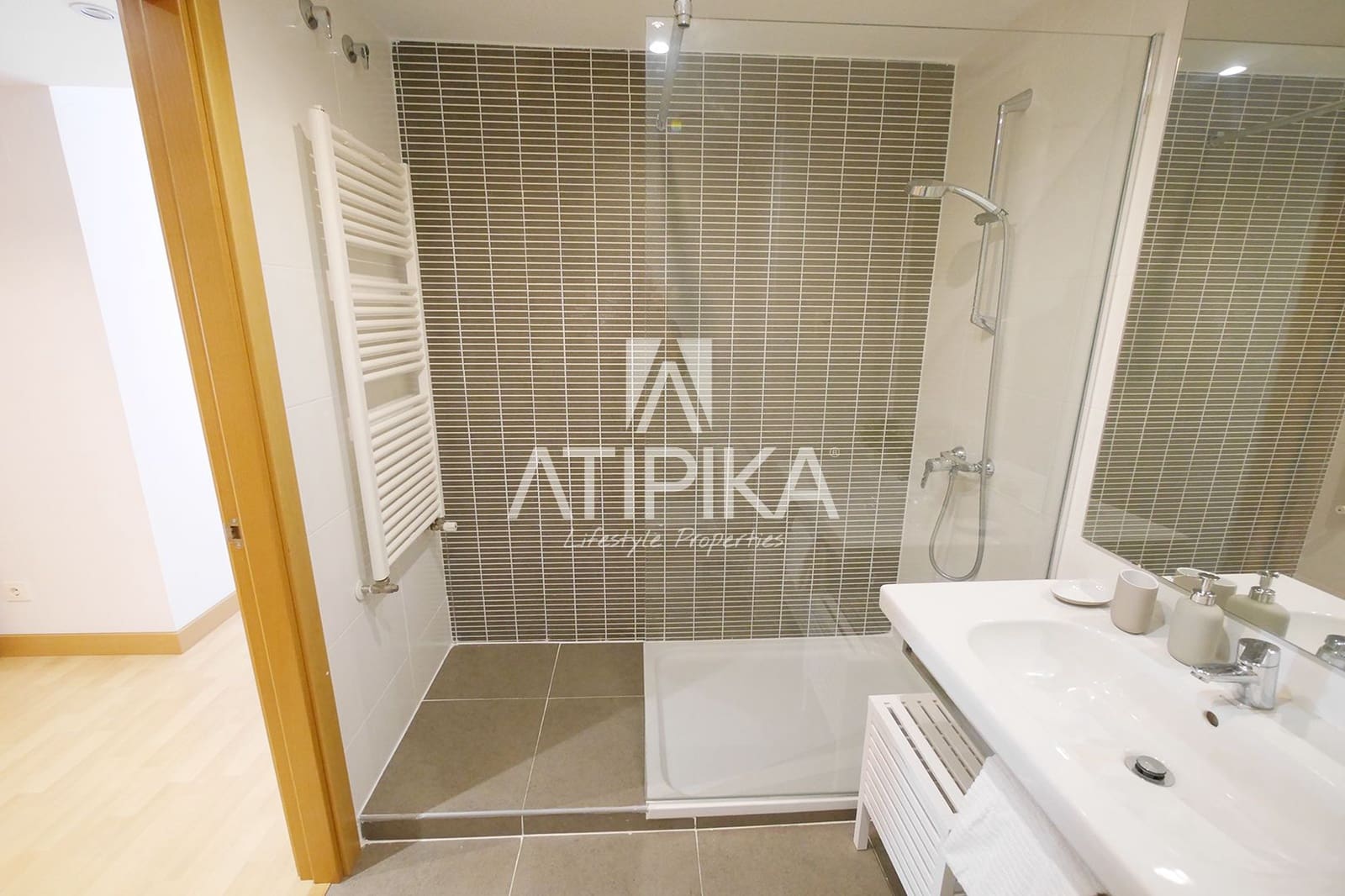 3 soveværelse Lejlighed til salg i L'Hospitalet de Llobregat - € 489.000 (Ref: 9242611)