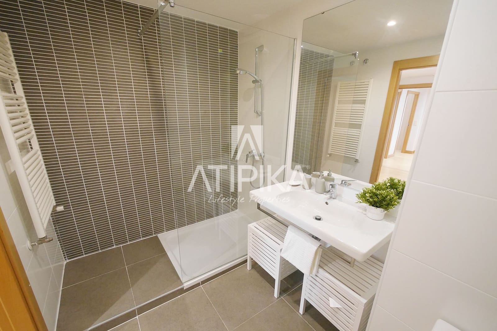 3 soveværelse Lejlighed til salg i L'Hospitalet de Llobregat - € 489.000 (Ref: 9242611)