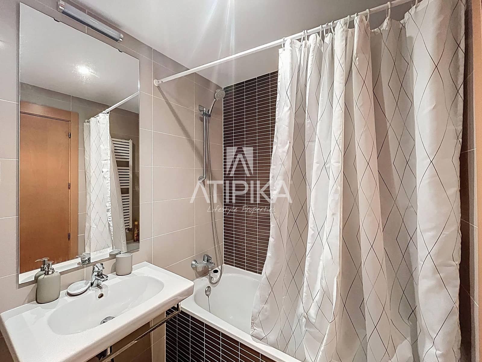 3 slaapkamer Appartement te koop in L'Hospitalet de Llobregat - € 469.000 (Ref: 9272020)