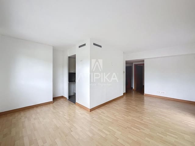 3 slaapkamer Appartement te koop in L'Hospitalet de Llobregat - € 469.000 (Ref: 9272020)