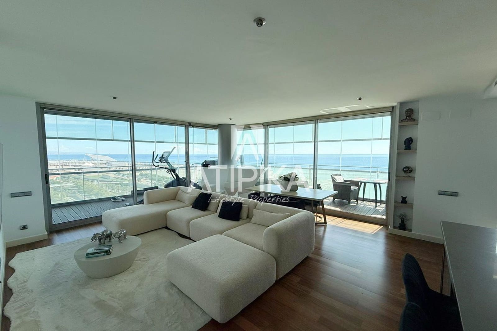 3 bedroom Apartment for sale in Barcelona city with pool - € 1,850,000 (Ref: 9294123)
