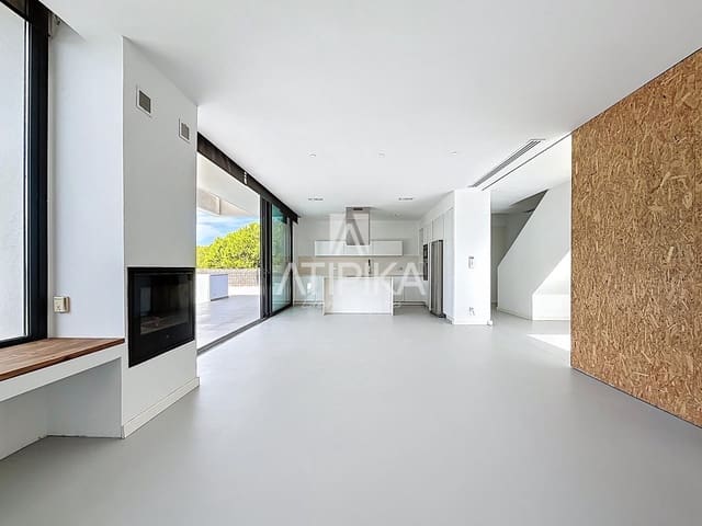 5 bedroom Villa for sale in Vilanova i la Geltrú with pool - € 1,250,000 (Ref: 9300371)