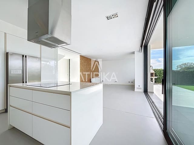 5 bedroom Villa for sale in Vilanova i la Geltrú with pool - € 1,250,000 (Ref: 9300371)