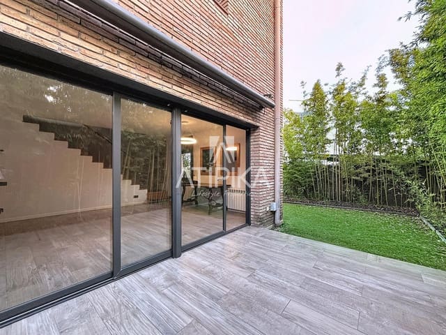 3 soverom Villa til leie i Castelldefels med svømmebasseng - € 3 350 (Ref: 9302954)