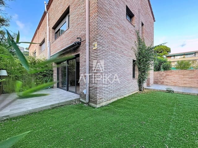 3 soverom Villa til leie i Castelldefels med svømmebasseng - € 3 350 (Ref: 9302954)