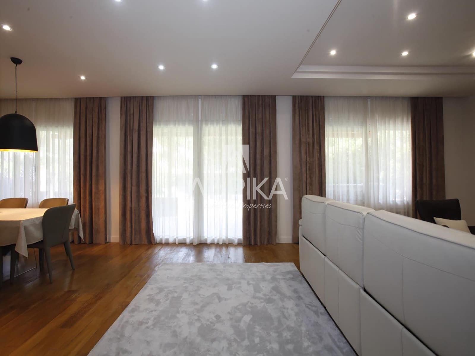 7 sypialnia Willa na sprzedaż w Gava z basenem - 2 650 000 € (Ref: 9308145)