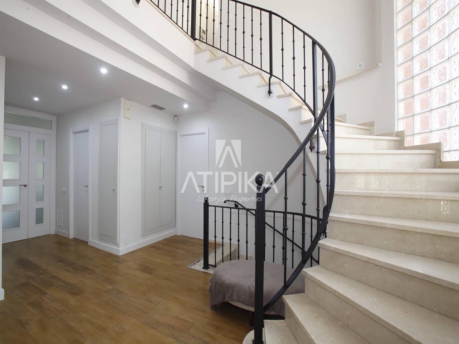 7 sypialnia Willa na sprzedaż w Gava z basenem - 2 650 000 € (Ref: 9308145)