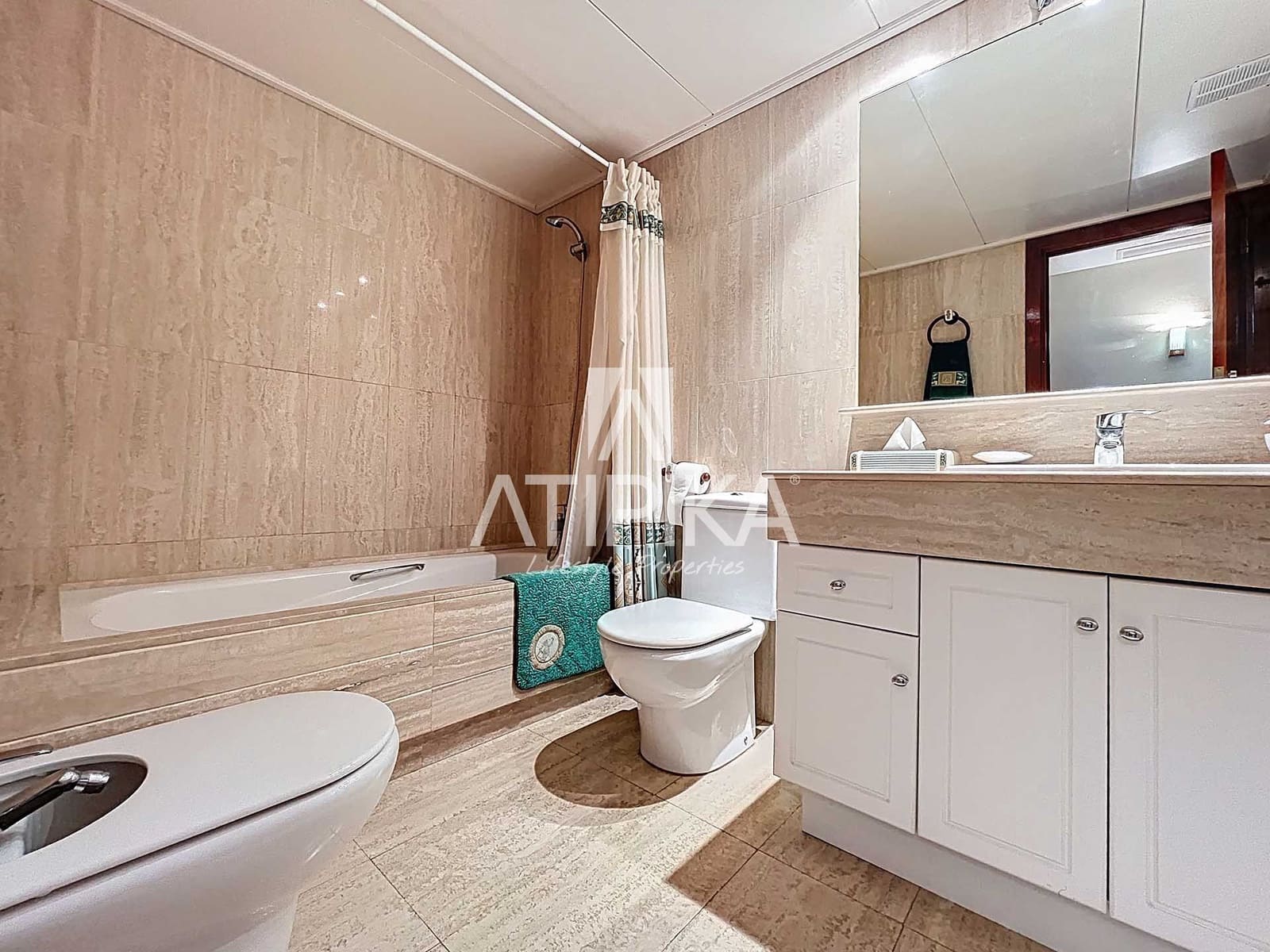 4 soveværelse Penthouse til salg i Sitges med swimmingpool - € 1.490.000 (Ref: 9312223)