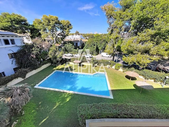 Ático de 4 habitaciones en Sitges en venta con piscina - 1.490.000 € (Ref: 9312223)
