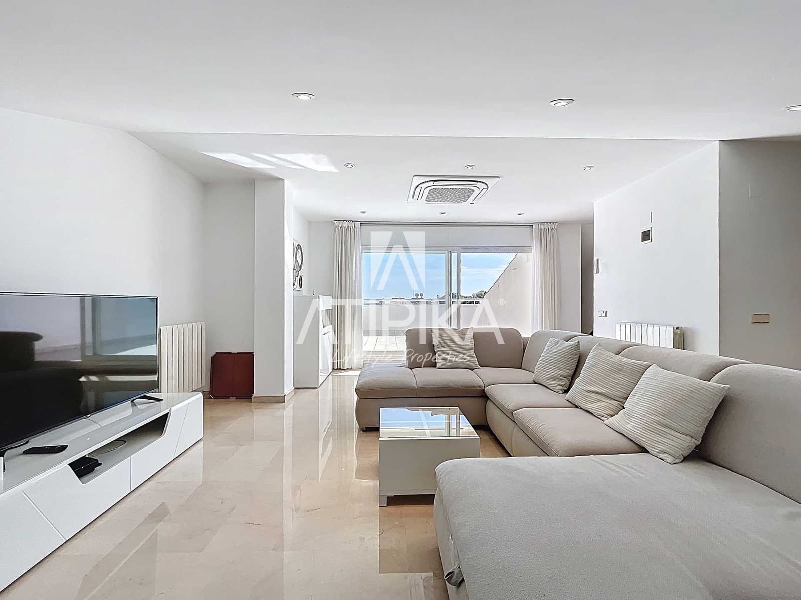 4 soveværelse Penthouse til salg i Sitges med swimmingpool - € 1.490.000 (Ref: 9312223)