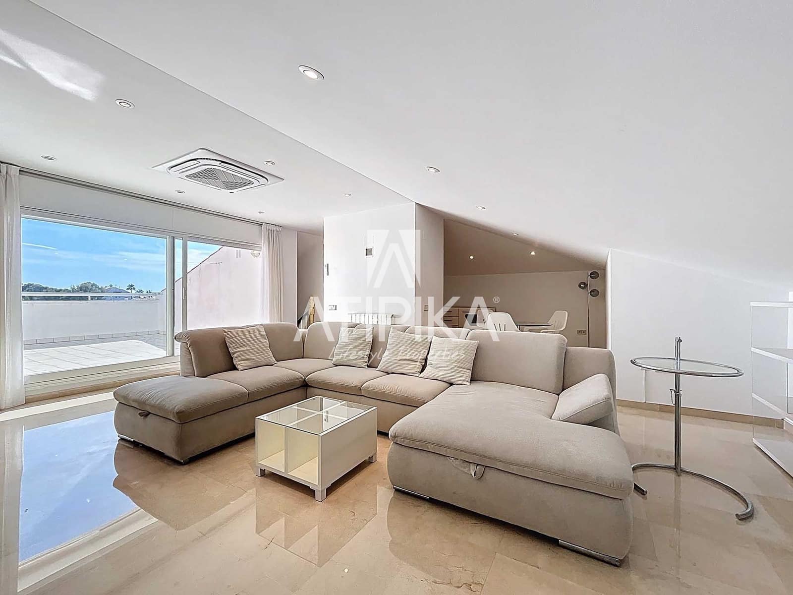 4 soveværelse Penthouse til salg i Sitges med swimmingpool - € 1.490.000 (Ref: 9312223)