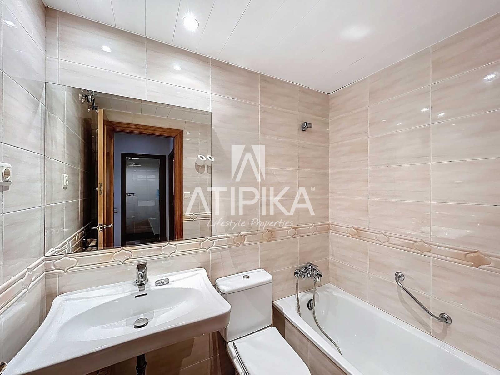 4 sypialnia Biuro do wynajęcia w Miasto Barcelona - 3 600 € (Ref: 9321351)