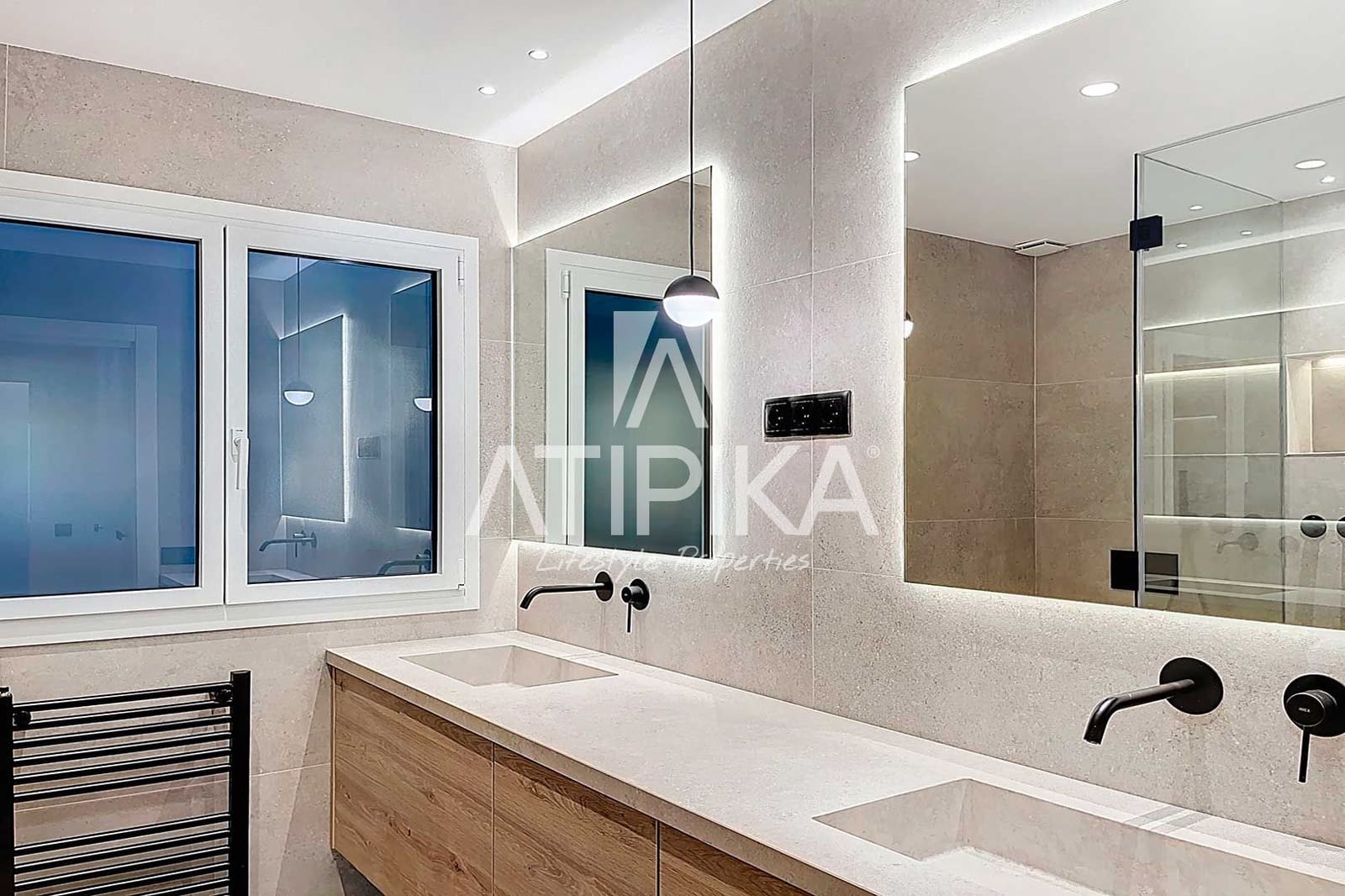 3 soveværelse Lejlighed til salg i Barcelona by - € 1.250.000 (Ref: 9346692)