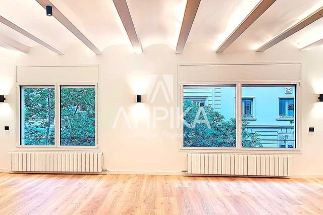 3 soveværelse Lejlighed til salg i Barcelona by - € 1.250.000 (Ref: 9346692)