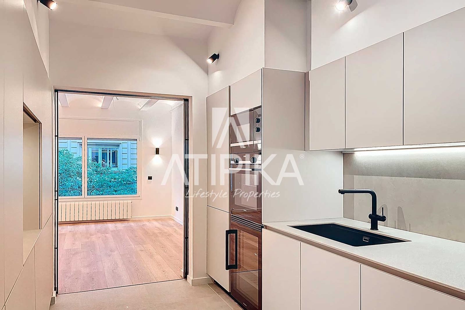 3 soveværelse Lejlighed til salg i Barcelona by - € 1.250.000 (Ref: 9346692)