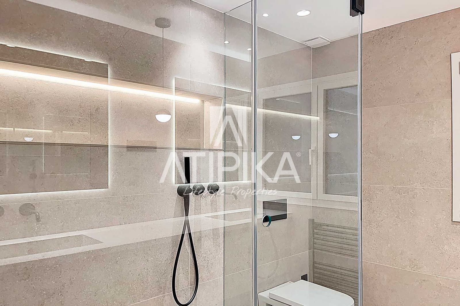 3 soveværelse Lejlighed til salg i Barcelona by - € 1.250.000 (Ref: 9346692)