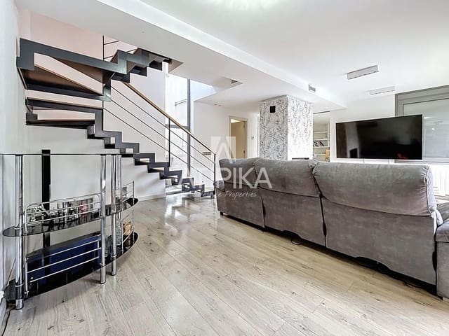 5 soverom Villa til salgs i Vilanova i la Geltrú med svømmebasseng - € 950 000 (Ref: 9353045)