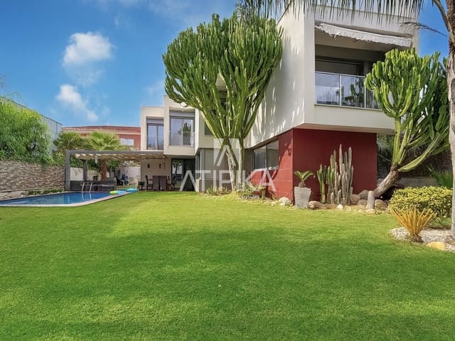 5 soverom Villa til salgs i Vilanova i la Geltrú med svømmebasseng - € 950 000 (Ref: 9353045)