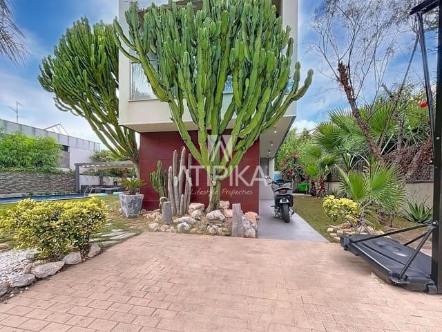 5 soverom Villa til salgs i Vilanova i la Geltrú med svømmebasseng - € 950 000 (Ref: 9353045)