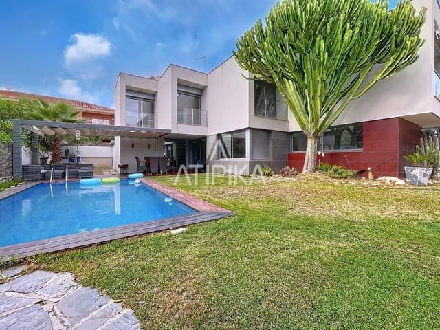 5 soverom Villa til salgs i Vilanova i la Geltrú med svømmebasseng - € 950 000 (Ref: 9353045)