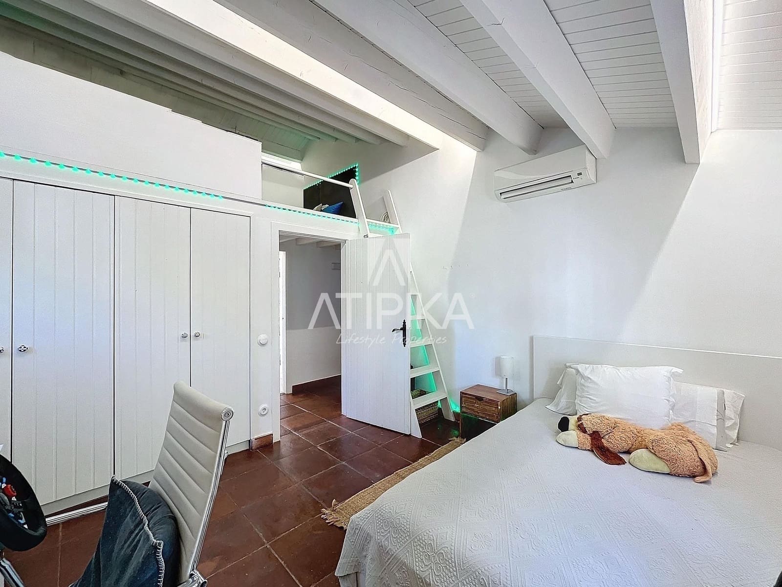 5 bedroom Villa for sale in Cabrera de Mar with pool - € 2,800,000 (Ref: 9415517)