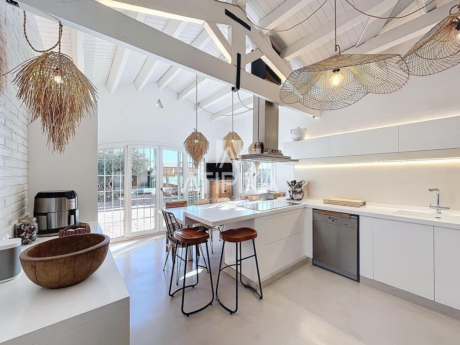 5 bedroom Villa for sale in Cabrera de Mar with pool - € 2,800,000 (Ref: 9415517)