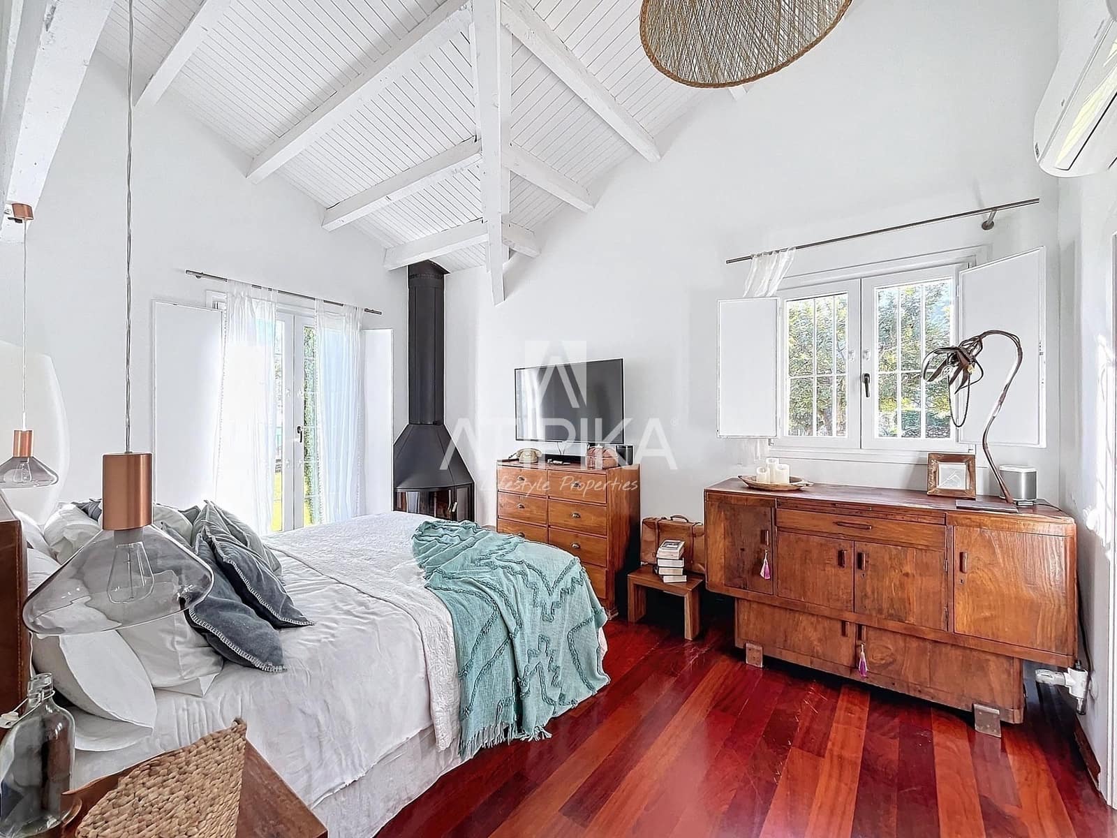 5 bedroom Villa for sale in Cabrera de Mar with pool - € 2,800,000 (Ref: 9415517)