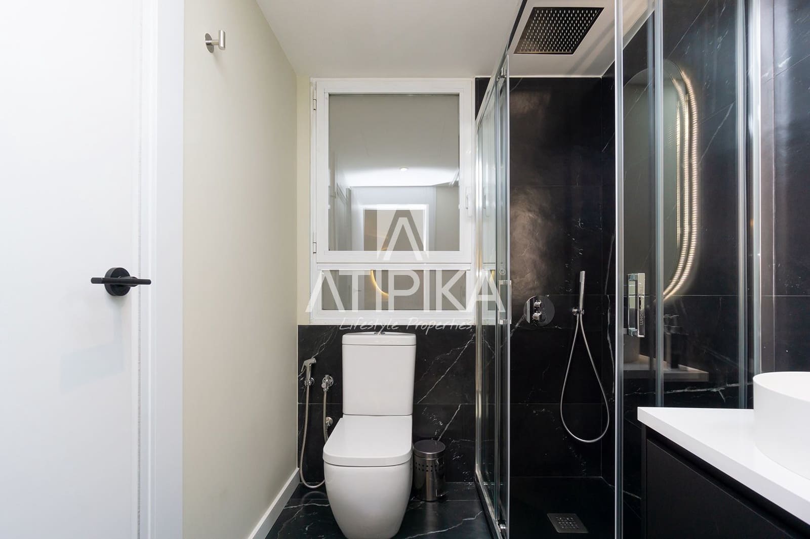 2 bedroom Apartment for sale in Barcelona city - € 1,040,000 (Ref: 9421918)