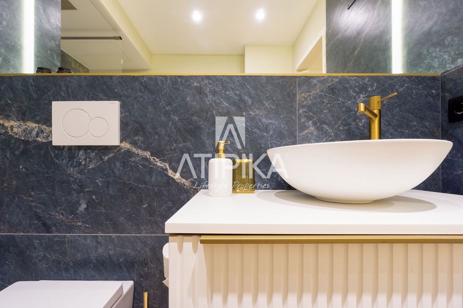 2 bedroom Apartment for sale in Barcelona city - € 1,040,000 (Ref: 9421918)